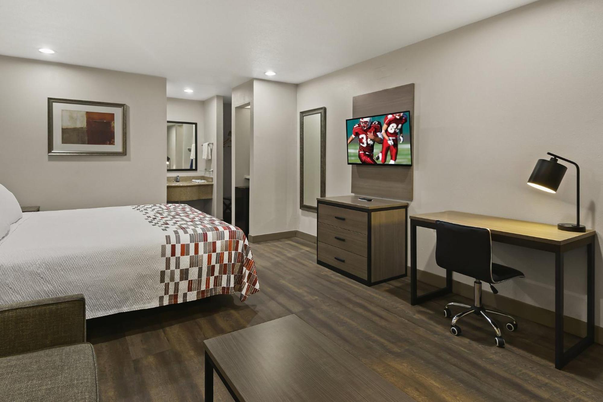 Red Roof Inn & Suites Irving - Dfw Airport South Zewnętrze zdjęcie