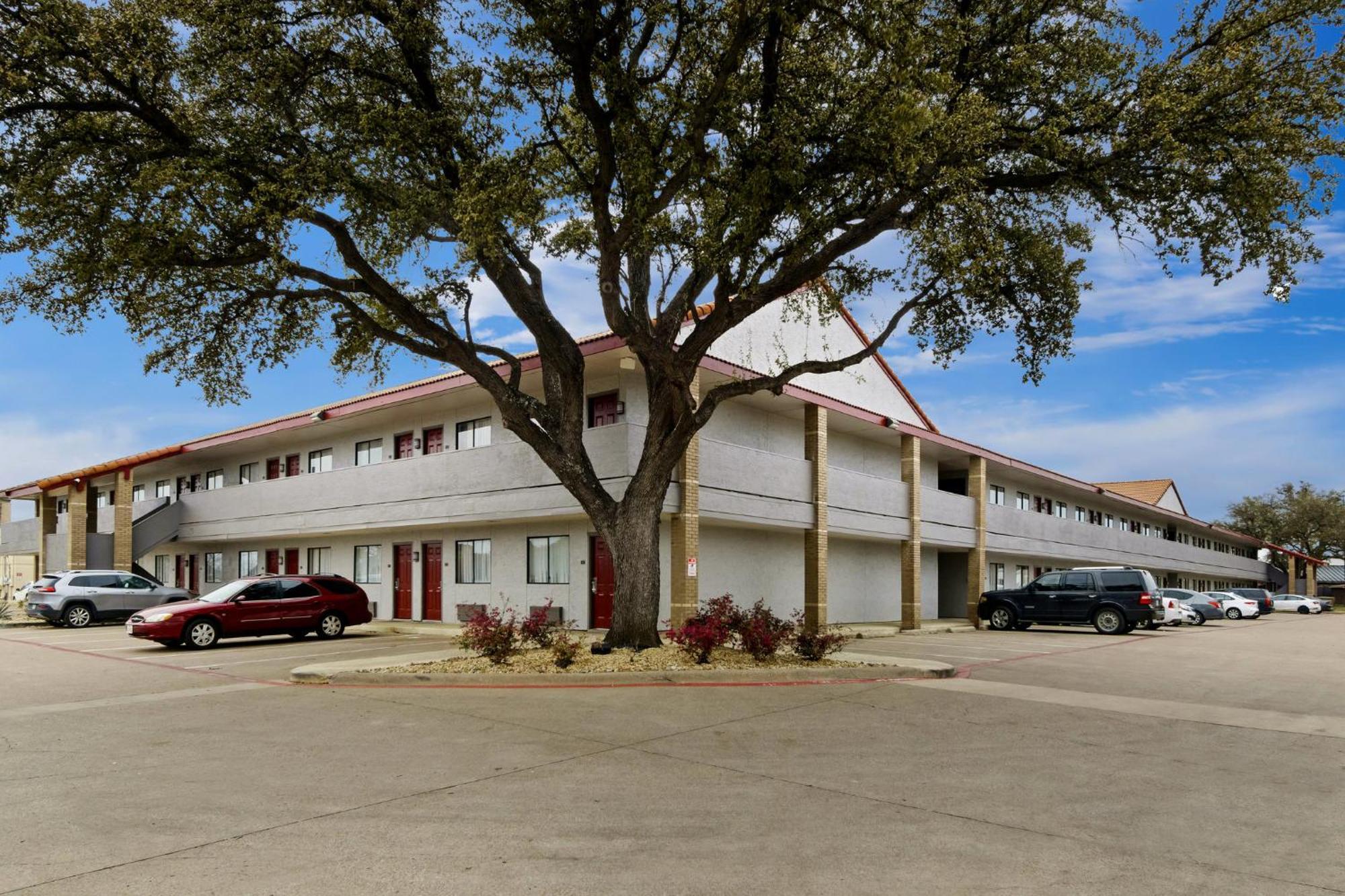Red Roof Inn & Suites Irving - Dfw Airport South Zewnętrze zdjęcie