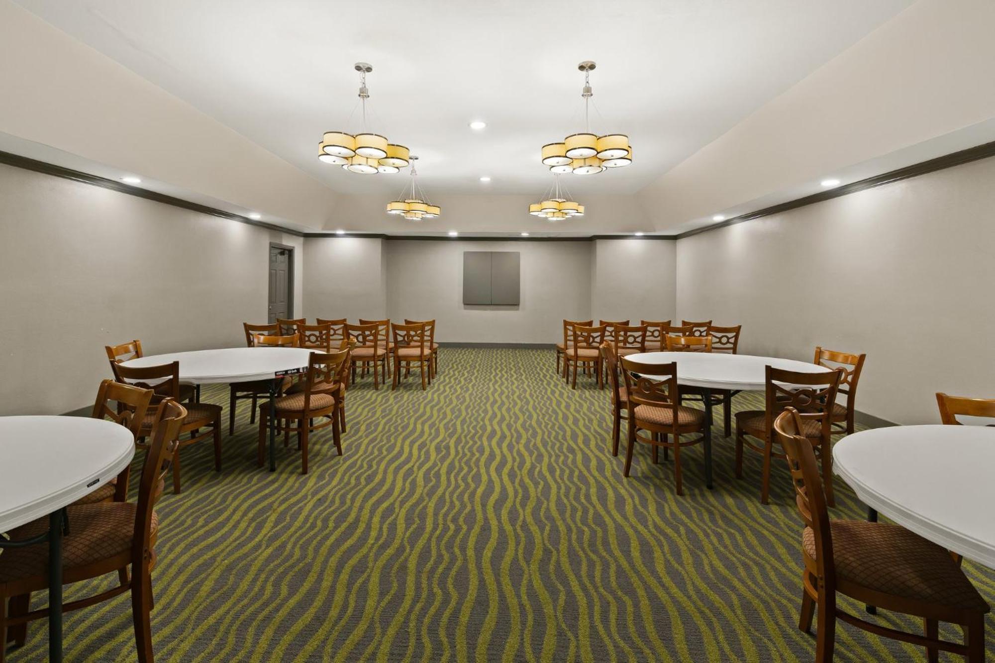 Red Roof Inn & Suites Irving - Dfw Airport South Zewnętrze zdjęcie